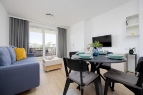 Comfortable Apartment with Parking by Noclegi Renters